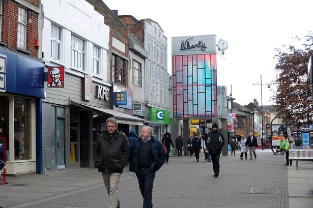 havering highstreet, London - cloudy day with busy streets