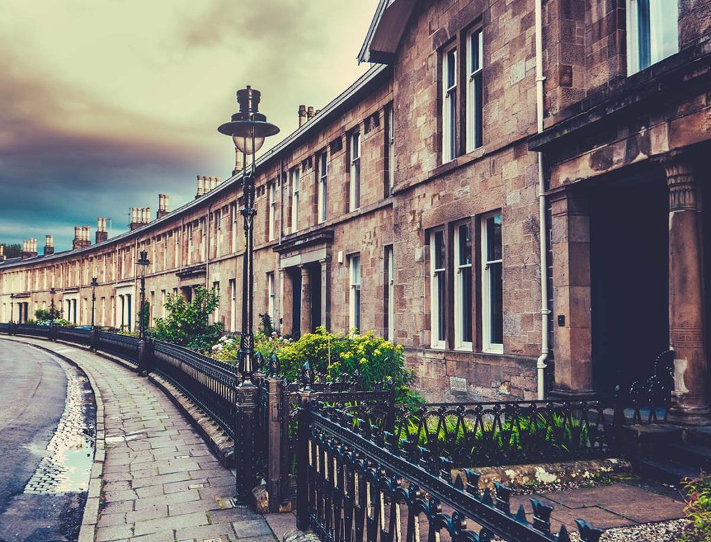 London terraced rent to rent houses on a long street 