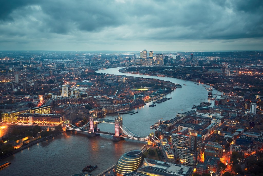 London skyline at night